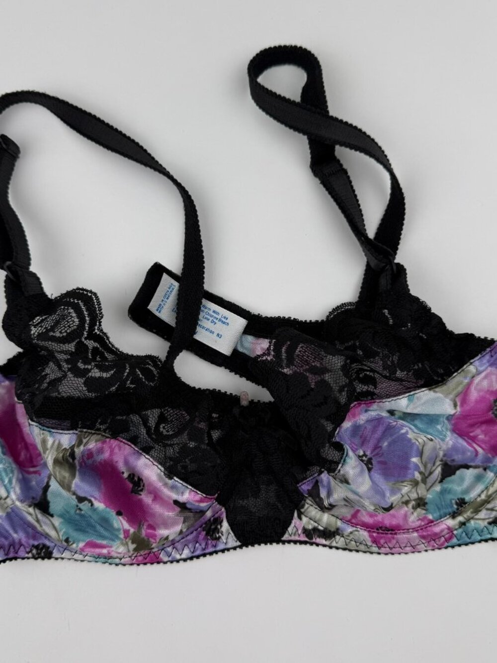 Maidenform Chantilly Floral Underwire Bra Size 34B Black Multi 7329-Wire Damaged
